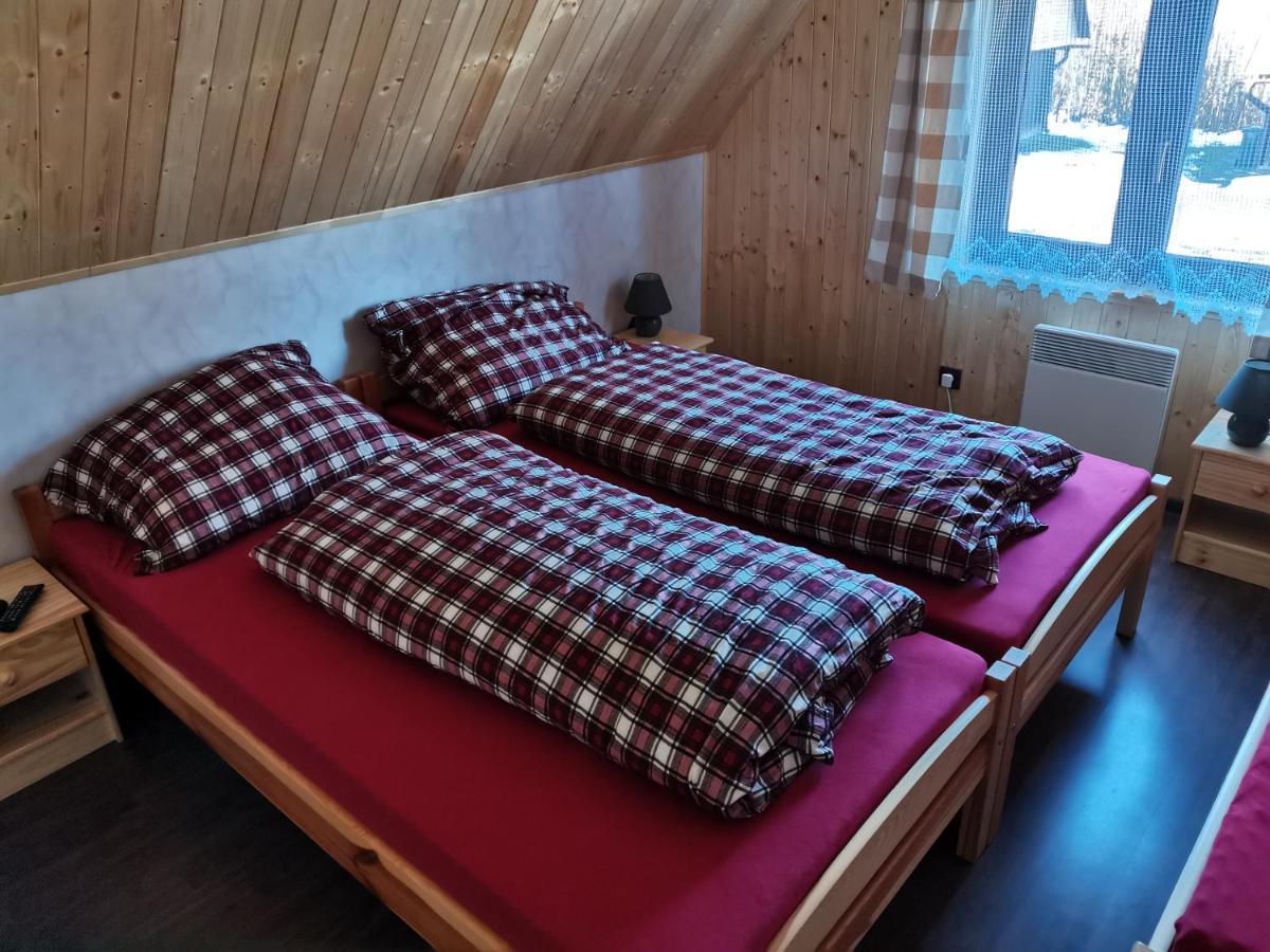 Chata Osmicka Zlaté Hory Exteriör bild